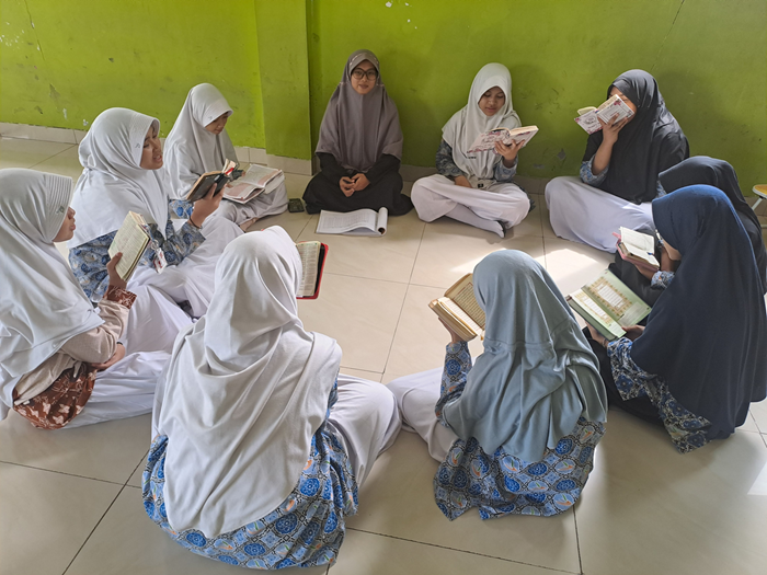 Tilawah setelah sholat dzuhur perkelompok